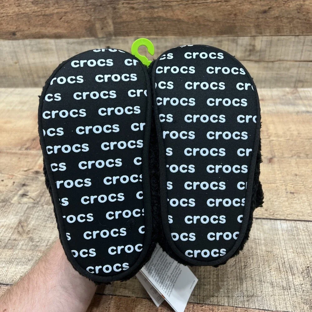 Crocs Classic Cozzzy Slipper Kids Black Clogs Fuzzy Size C11 NEW!